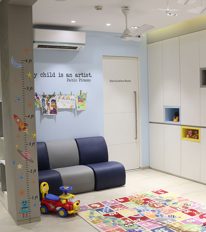 Play corner & growth chart
